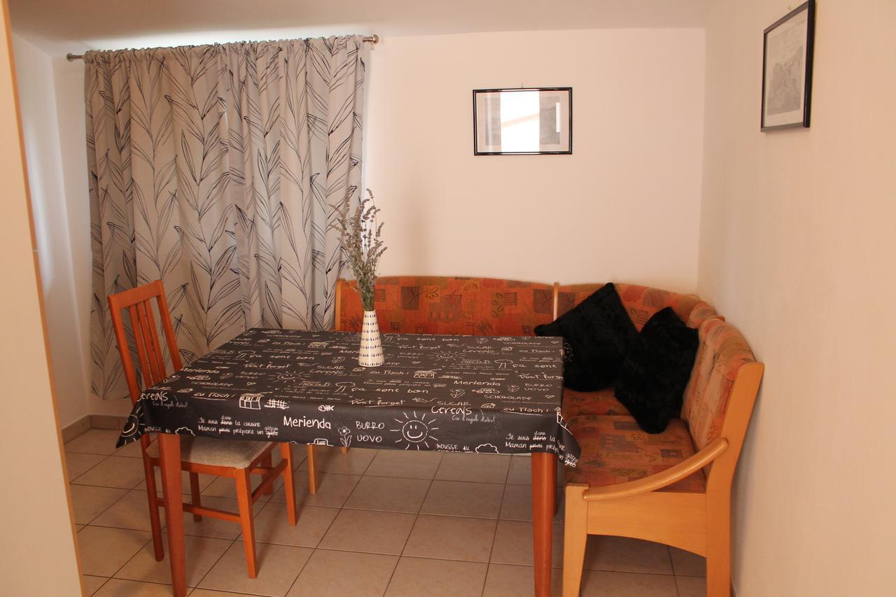 Apartments Ana Pula Exterior photo